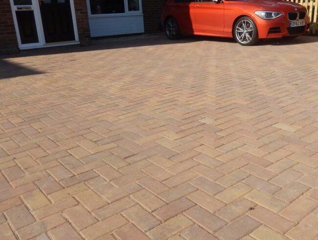 block paving, classic block paving, New Driveway company, New Driveways Oxford New Driveways Reading New Driveways Swindon New Driveways Newbury New Driveways Peterborough New Driveways Cardiff New Driveways North London New Driveways South London New Driveways Chiswick New Driveway High Wycombe