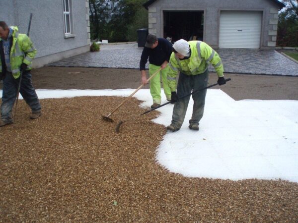 Gravel Stabilisation System, New Driveway Company, New Driveways Oxford New Driveways Reading New Driveways Swindon New Driveways Newbury New Driveways Peterborough New Driveways Cardiff New Driveways North London New Driveways South London New Driveways Chiswick New Driveway High Wycombe
