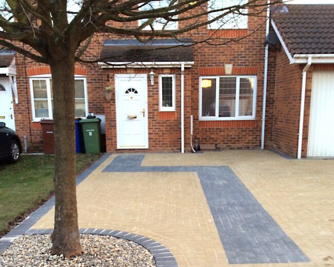 block driveway Essex, New Driveways Oxford New Driveways Reading New Driveways Swindon New Driveways Newbury New Driveways Peterborough New Driveways Cardiff New Driveways North London New Driveways South London New Driveways Chiswick New Driveway High Wycombe