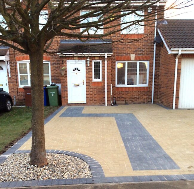 block driveway Essex, New Driveways Oxford New Driveways Reading New Driveways Swindon New Driveways Newbury New Driveways Peterborough New Driveways Cardiff New Driveways North London New Driveways South London New Driveways Chiswick New Driveway High Wycombe