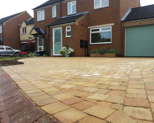 Block driveway Didcot, New Driveways Oxford New Driveways Reading New Driveways Swindon New Driveways Newbury New Driveways Peterborough New Driveways Cardiff New Driveways North London New Driveways South London New Driveways Chiswick New Driveway High Wycombe