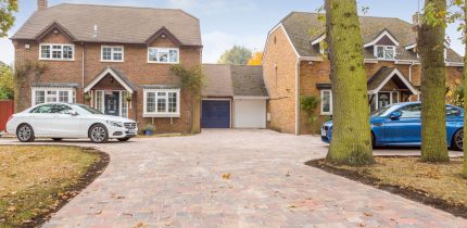 block driveway, New Driveways Oxford New Driveways Reading New Driveways Swindon New Driveways Newbury New Driveways Peterborough New Driveways Cardiff New Driveways North London New Driveways South London New Driveways Chiswick New Driveway High Wycombe