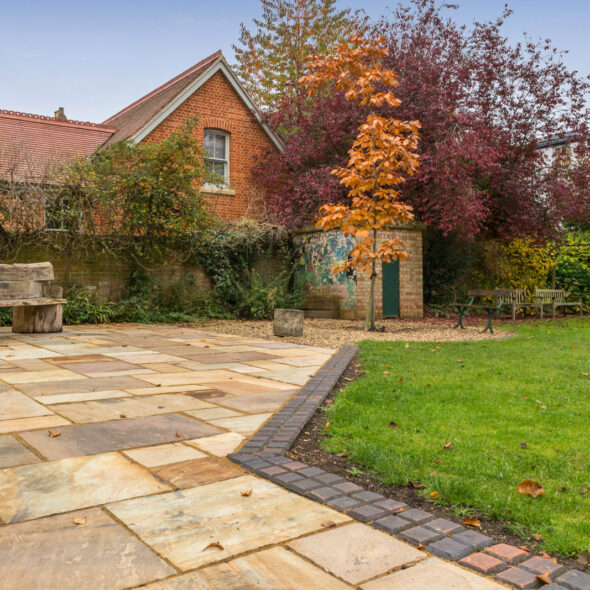 Garden paths, Commercial Driveway Installation, New Driveways Oxford New Driveways Reading New Driveways Swindon New Driveways Newbury New Driveways Peterborough New Driveways Cardiff New Driveways North London New Driveways South London New Driveways Chiswick New Driveway High Wycombe