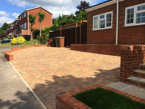 brick retaining walls, New Driveways Oxford New Driveways Reading New Driveways Swindon New Driveways Newbury New Driveways Peterborough New Driveways Cardiff New Driveways North London New Driveways South London New Driveways Chiswick New Driveway High Wycombe