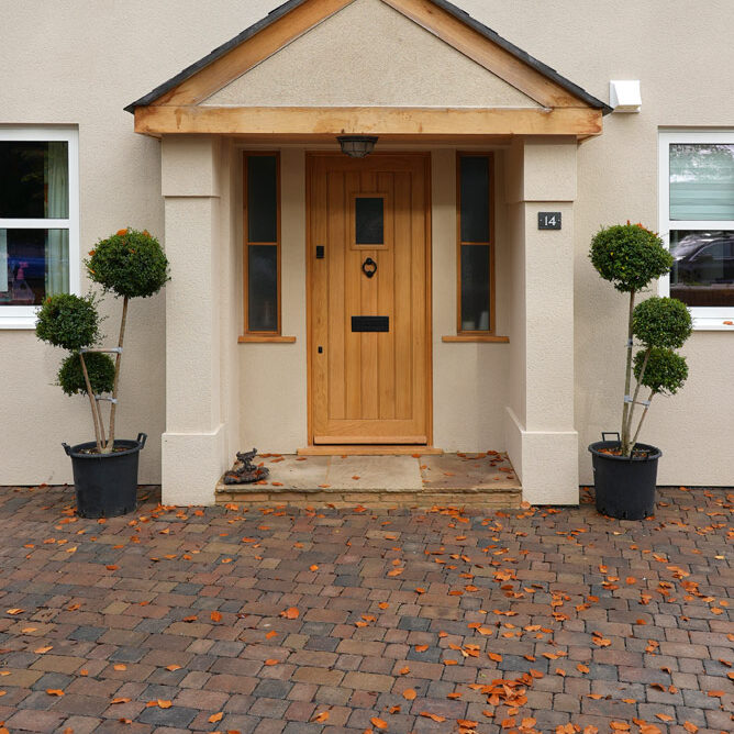 New permeable block driveway, Newbury, Berkshire. Front porch footing by New Driveway Company