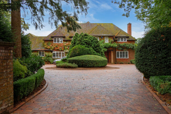 Driveway and Patio Newbury. The New Driveway Company