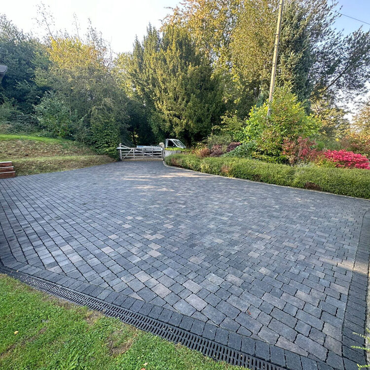 Brick Paved Driveway, Guildford. New Driveway Company.